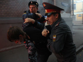 Задержанный румоловец. Фото: "Студенческая правда" (с)