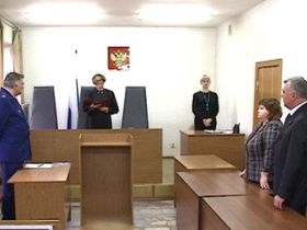 Суд над приставом. Фото Виктора Шамаева, Каспаров.Ru 