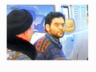 Андрей Бабицкий после ареста, фев. 2000. Скрин НТВ, источник - http://m.lenta.ru/