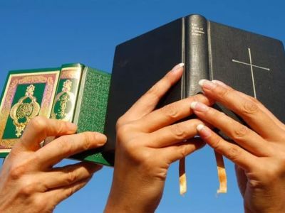 Библия и Коран. Фото: Rassenia.info