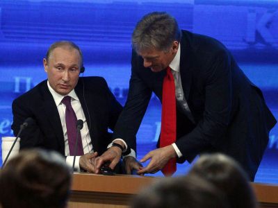 В.Путин и Д.Песков на пресс-конференции 20.12.18. Фото: https://t.me/SerpomPo