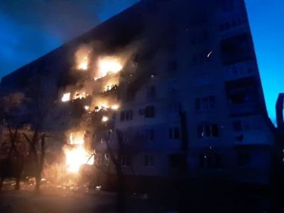 Последствия попадания снаряда в жилой дом, Северодонецк. Фото: t.me/chtede