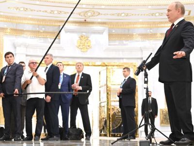 Путин и журналисты. Фрагмент фото: news2.ru
