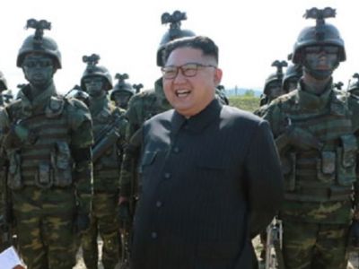 Ким Чен Ын и северокорейский спецназ. Фото: t.me/golovnin_tokyo