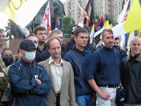 Игорь Артемов и мальчики из РОНС. Фото evgen-v.livejournal.com (с)