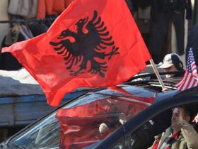 Албанцы в Косово. Фото с сайта russian.xinhuanet.com