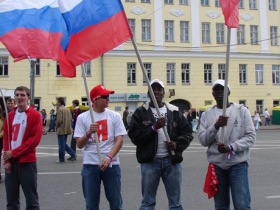 Активисты "Молодой гвардии". Фото с сайта newsnn.ru